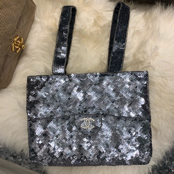 ❌SOLD❌Vintage Chanel sequin evening hand bag - Picture 3 of 10